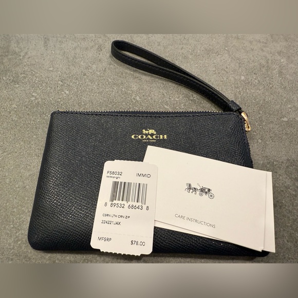 Wristlet/Wallet brand new - Picture 2 of 3